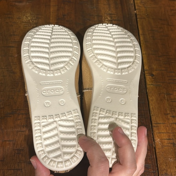 New without tags Crocs. Mickey Canvas. Women’s size 6. - Picture 3 of 4